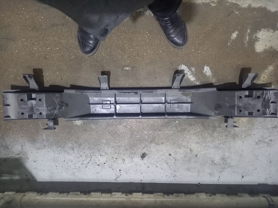 Усилитель бампера