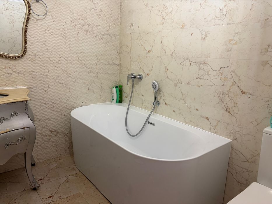 Apartament 2 camere, etaj 1, zona Peninsula, Catedrala