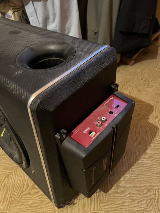 Vand subwoofer si accesorii