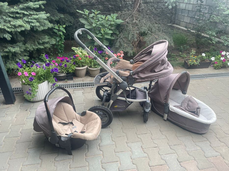Коляска 3 в 1 Hauck
