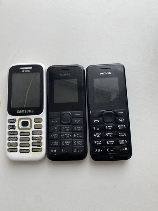 Кнопочные телефоны Samsung и Nokia