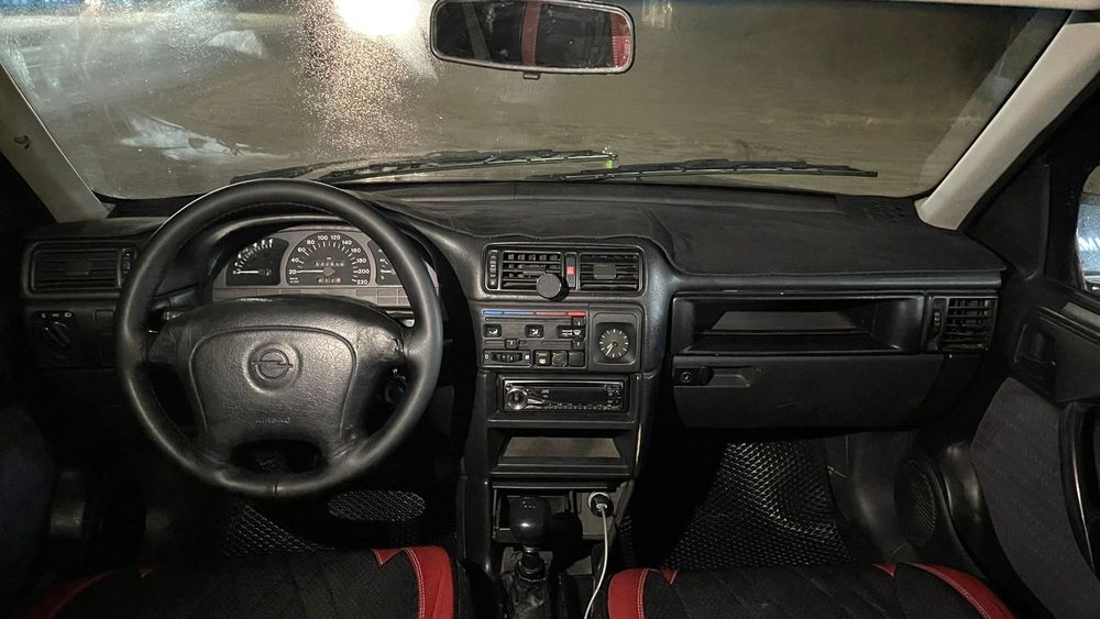 Опел вектра 1.8..