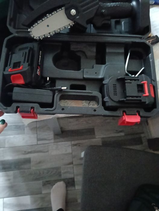 Mini drujba cu acumulatori