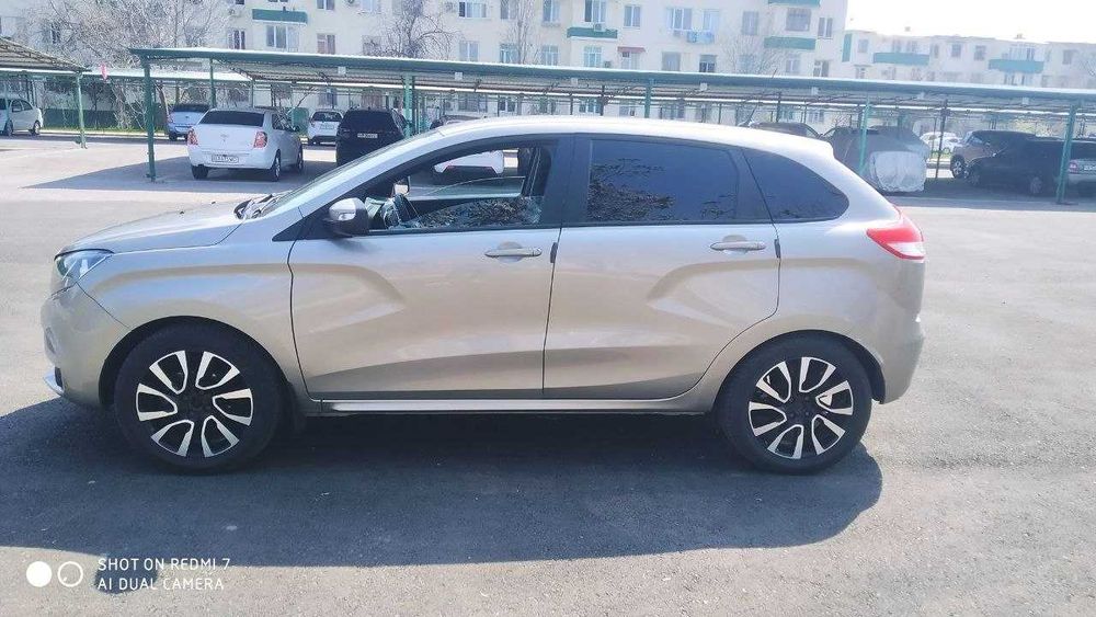 Продаётся или Аренда с выкупом Lada XRay 2018 года 1.8 автомат коробка