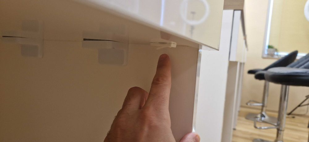 Мебели за гримьорски или фризьорски салон