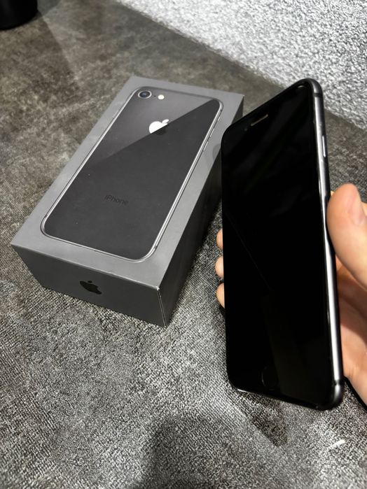 iPhone 8 64gb полностью рабочий