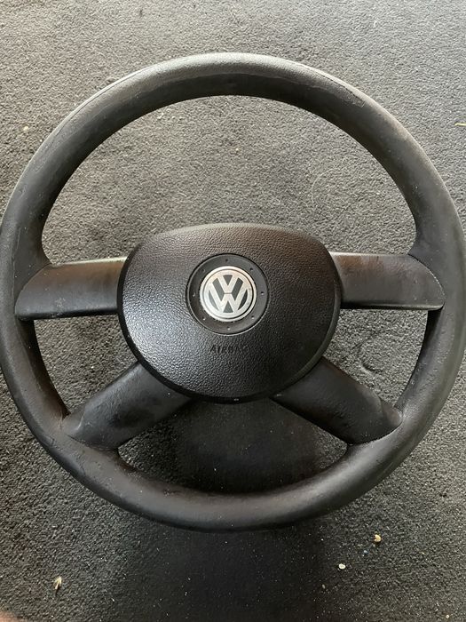 Продавам Волан за Golf 5