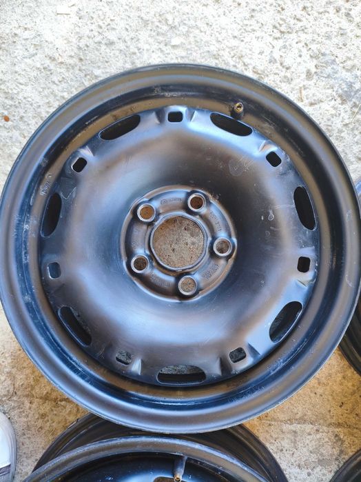 Оригинални VW стоманени джанти 14" 5x100 ET35 + тасове Sparco