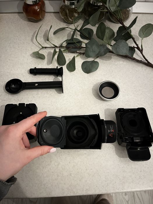 Espressor cu capsule CAFELFFE 4 în 1 – NEGRU