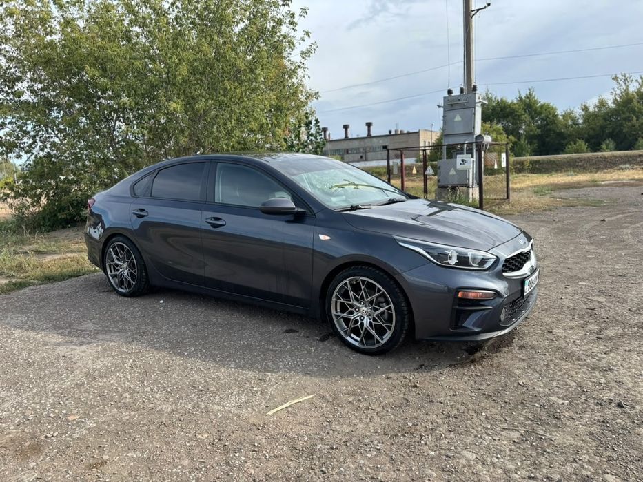 Продам авто Kia cerato 2019год