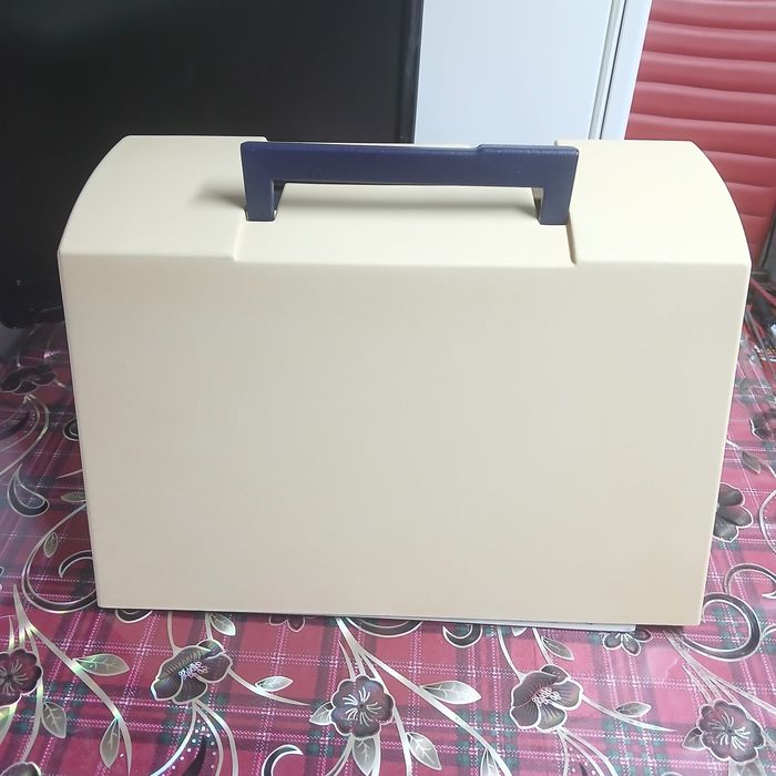 Masina de cusut HUSQVARNA PRISMA 950 S cu butoniera automata