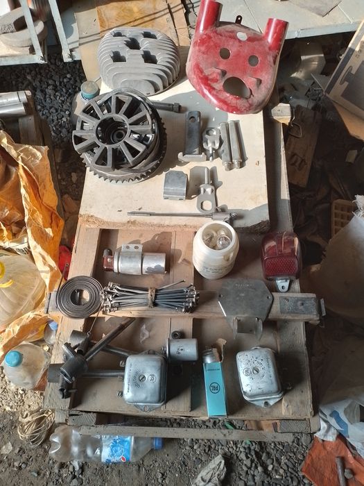 Продаётся запчасти на Яву