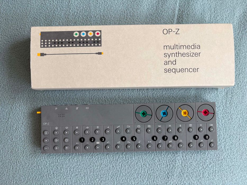 Teenage Engineering OP-Z + калъф