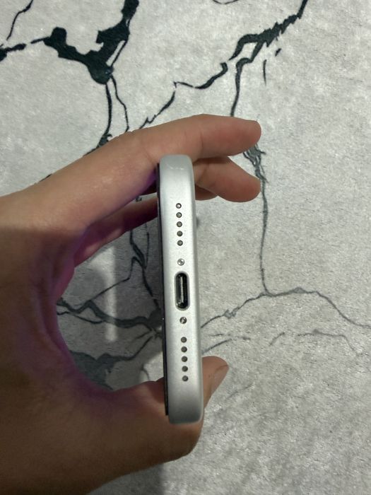iPhone 17 pro silver