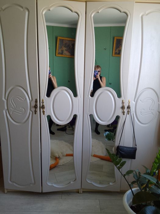 Срочно продам шифонер