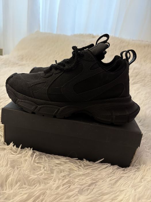 Balenciaga лъскавия модел