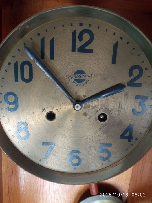 Продам часы настеные