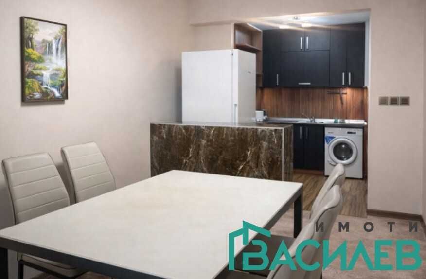 Продава се Двустаен апартамент в София, Център - 65 кв.м за 1766 €/кв.м - Снимка #2