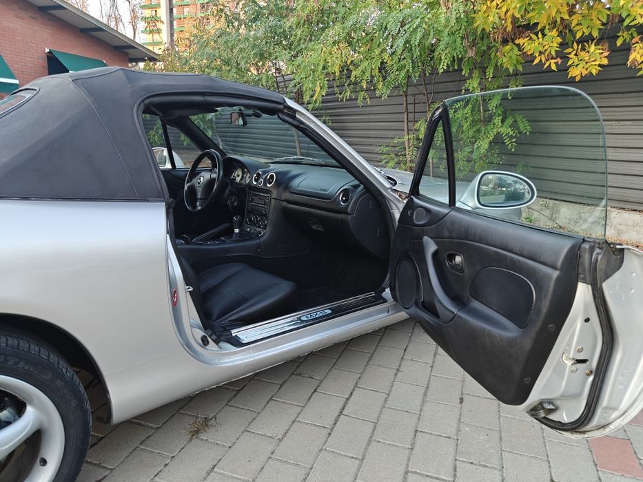 Mazda MX-5 NBFL cu A.C. si Hard-top