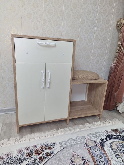 Продаётся обувница новая