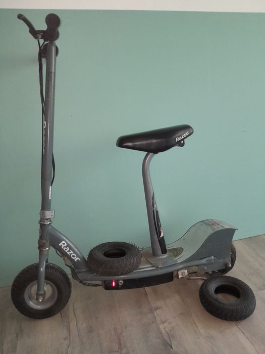 Ел. тротинетка  Razor  e 300