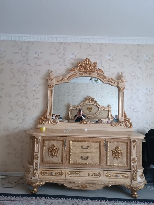 Спальный гарнитур