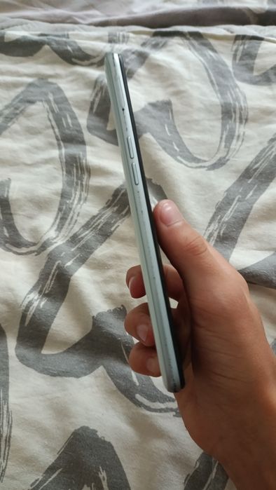 Продам телефон realme 6