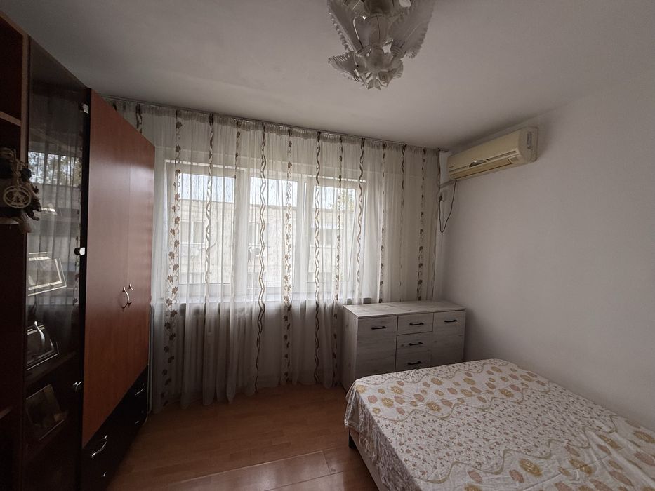 Vând cameră de cămin Lapuș