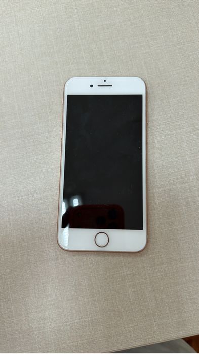 Iphone 8 в идельном состоянии