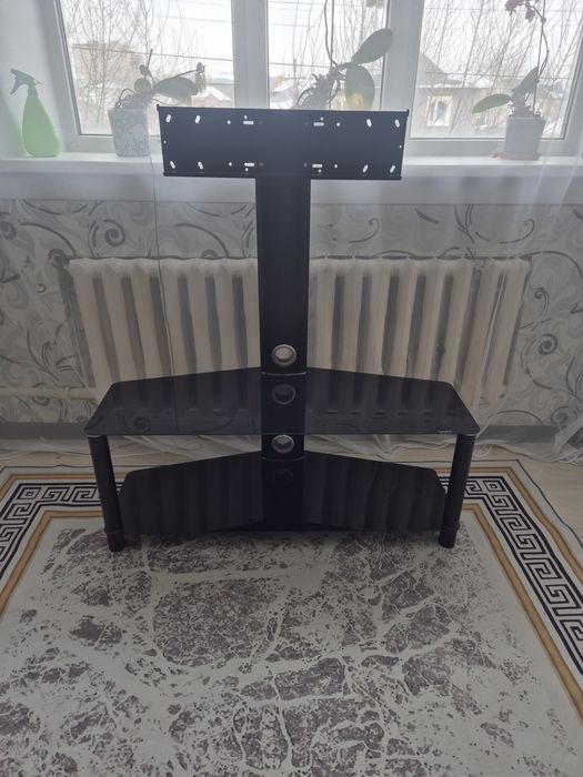 Тумба телевизионная.