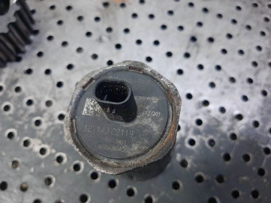 senzor presiune ulei 2.2 cdi 651924 mercedes  e-class w212 a6511800115