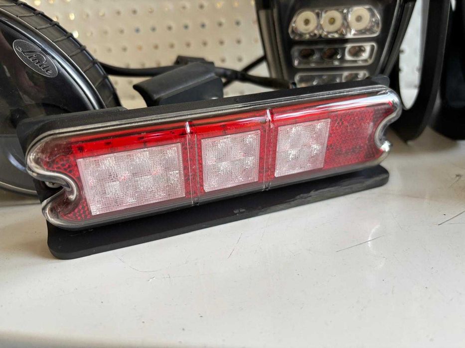 Kit Original Lumină și Oglindă LINDE