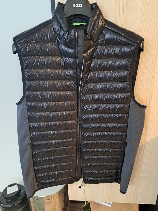 Vând vesta originală Hugo boss