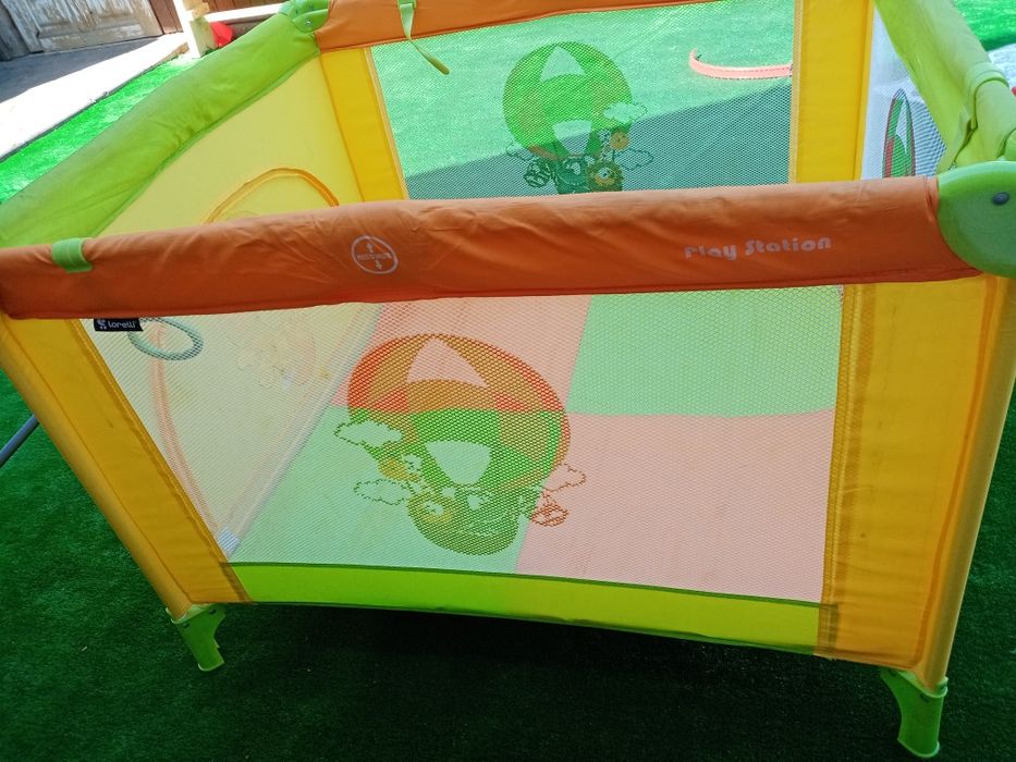 Țarc de joacă cu ușiță