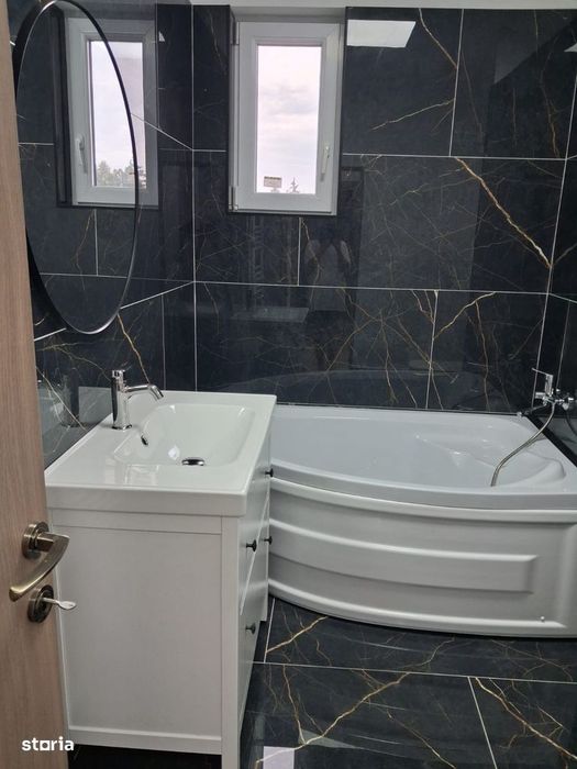 Proprietar vând apartament 3 camere