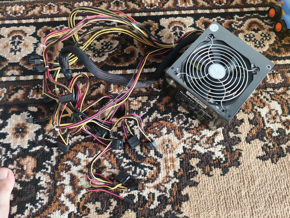 Продам Блок Питания Huntkey 600w