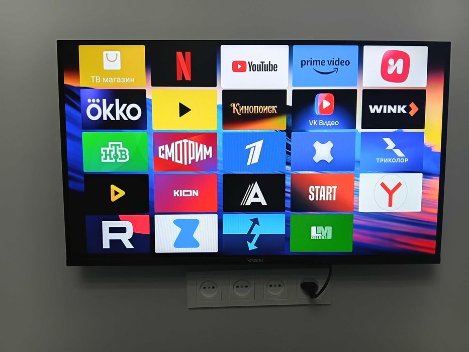 Телевизор YAsin 50-40    дюмов смарт тв  пульт имеется все риботает