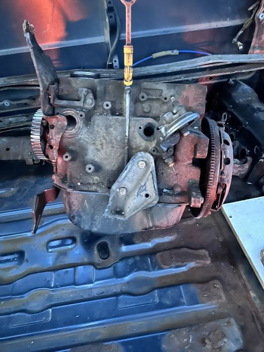 Запчасти Toyota Hiace,ауди 80