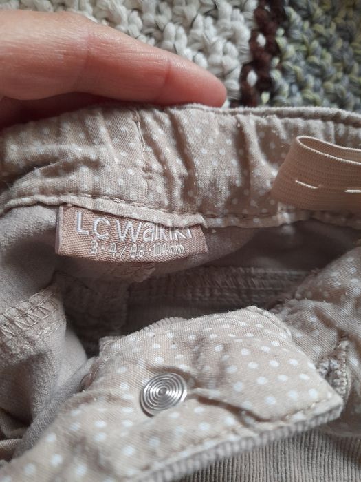 Lot rochii si blugi 104-110