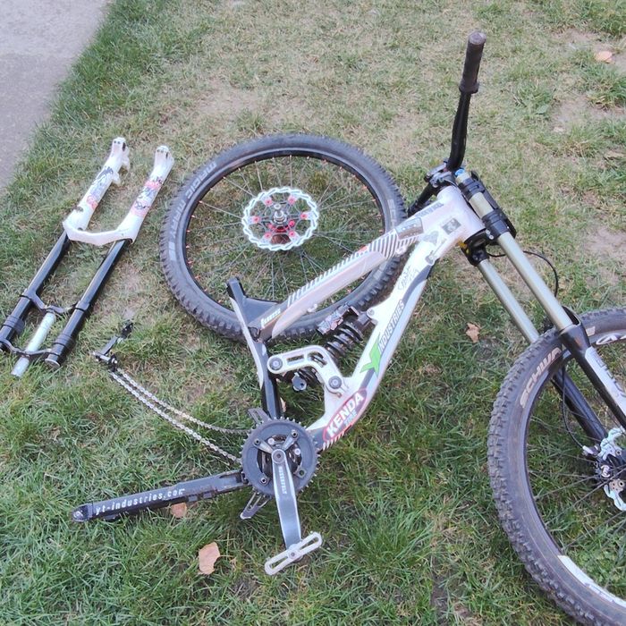 Bicicleta cu bascula rupta