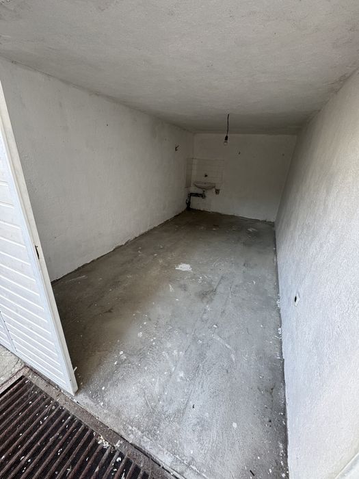 Дава се под наем Гараж / Паркомясто в Варна, Генералите - 16 кв.м за 76.5 € - Снимка #1