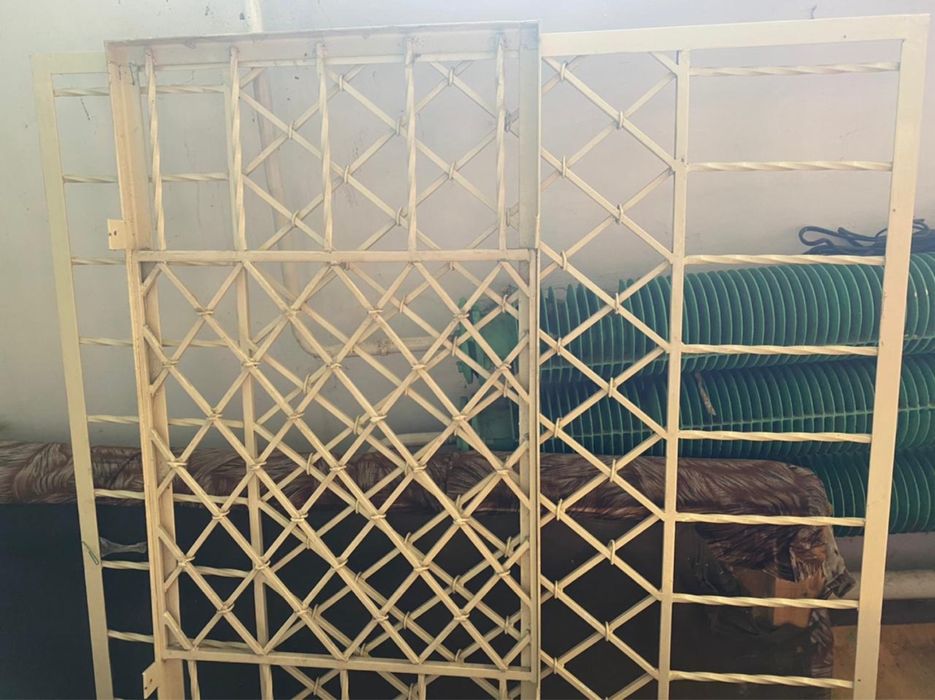 Продам решетку на окно