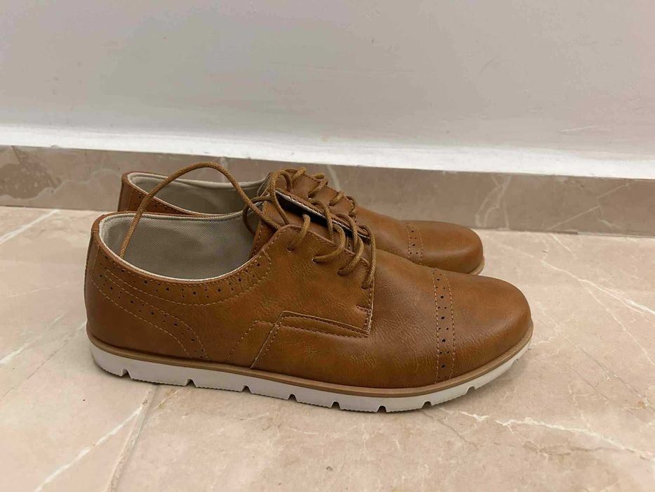 Дамски обувки в кафяв цвят