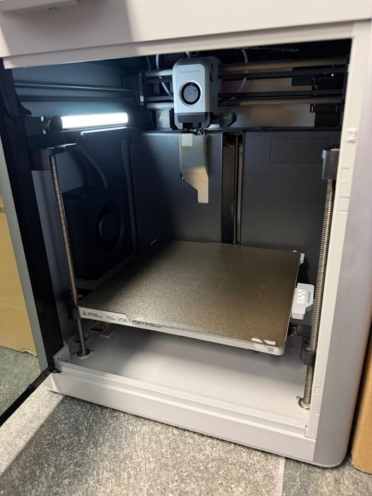 3D Принтер “Bambu Lab X1 Carbon” + AMS + филаменти + допълнителни части