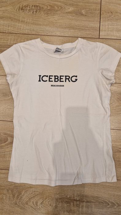 Оригинална дамска тениска  Iceberg