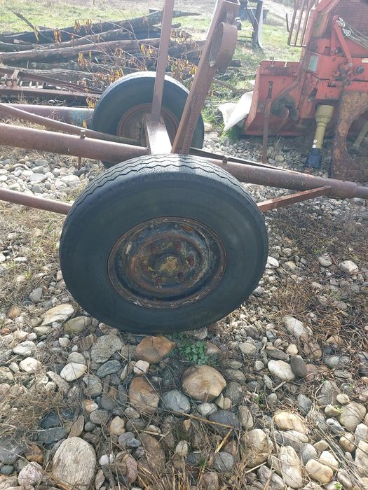 Carut tractor pe roti pe 16