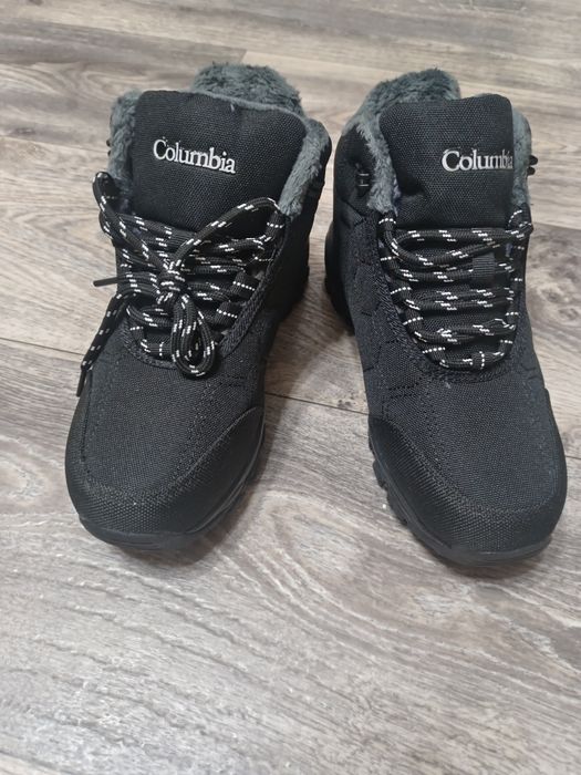 Продам зимние кроссовки Columbia