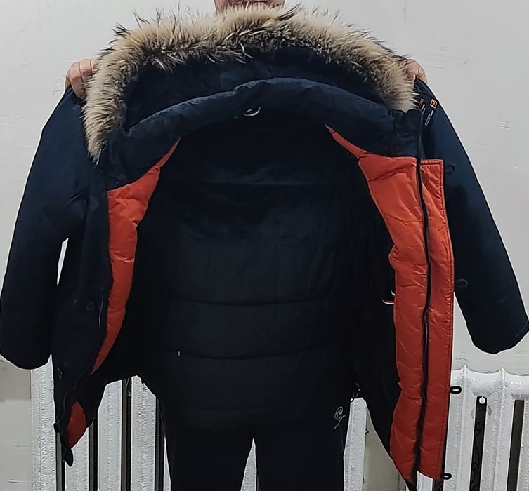 Продам новую куртку Аляска.