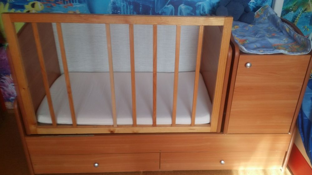 Многофункционално детско креватче  люлка