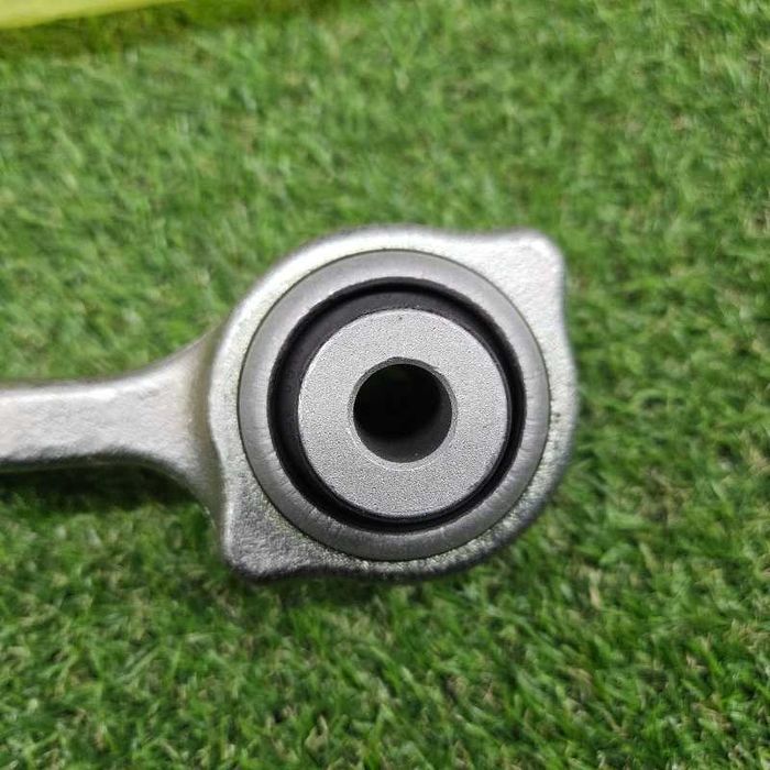 Поперечный рычаг Mercedes E W212 перед. прав.